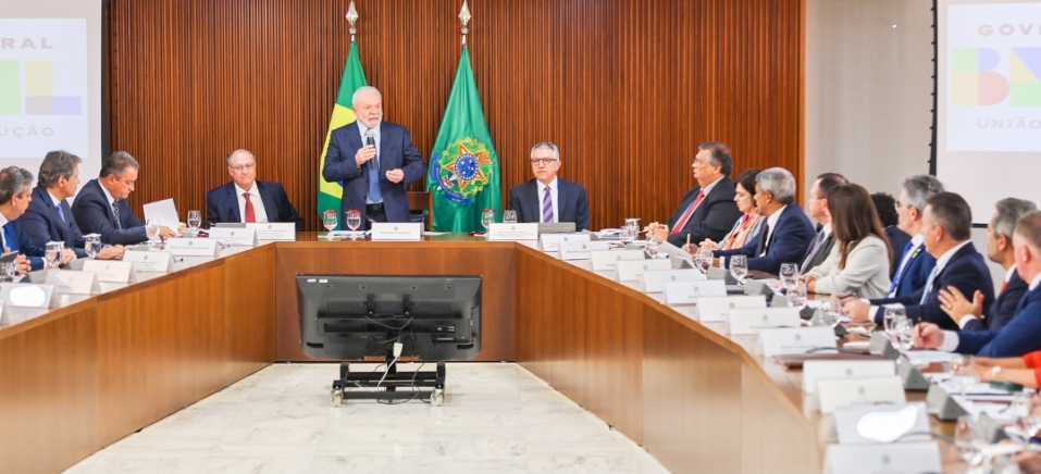 8/1: Lula convida governadores para marcar um ano de atos