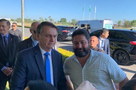 Acusados de financiar atos de 8/1 frequentaram cercadinho de Bolsonaro no Alvorada