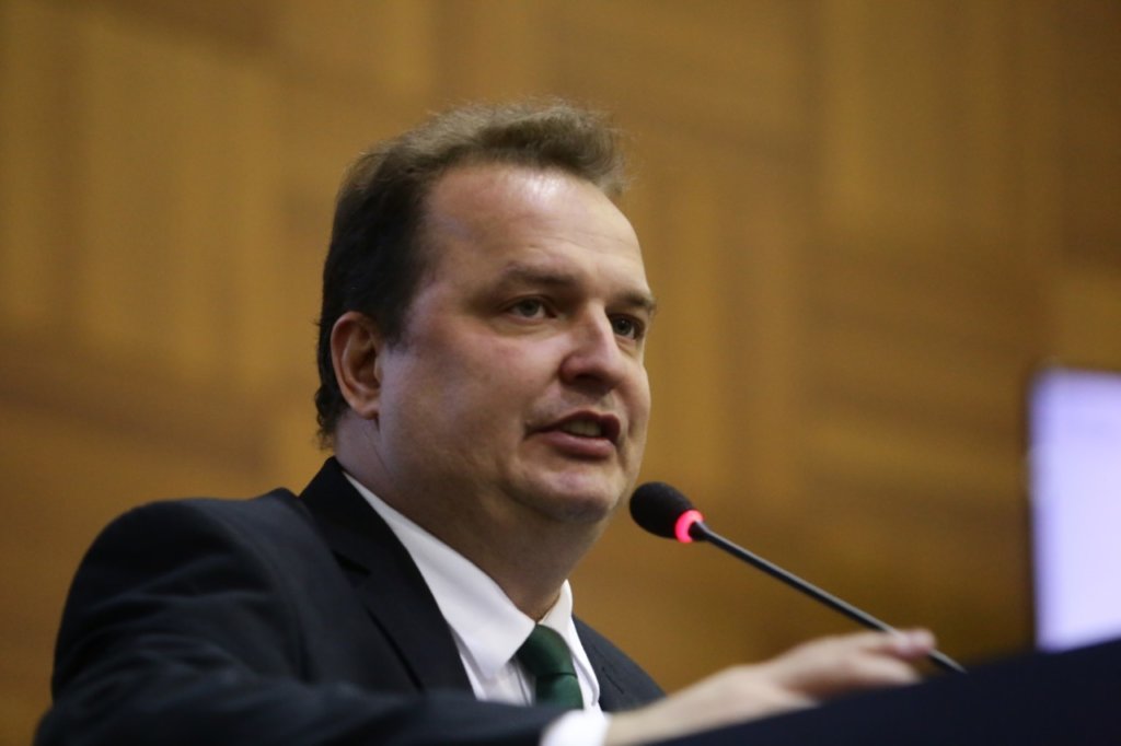 Além da má gestão  existe outras questões para o caos na saúde de Cuiabá , diz Max Russi