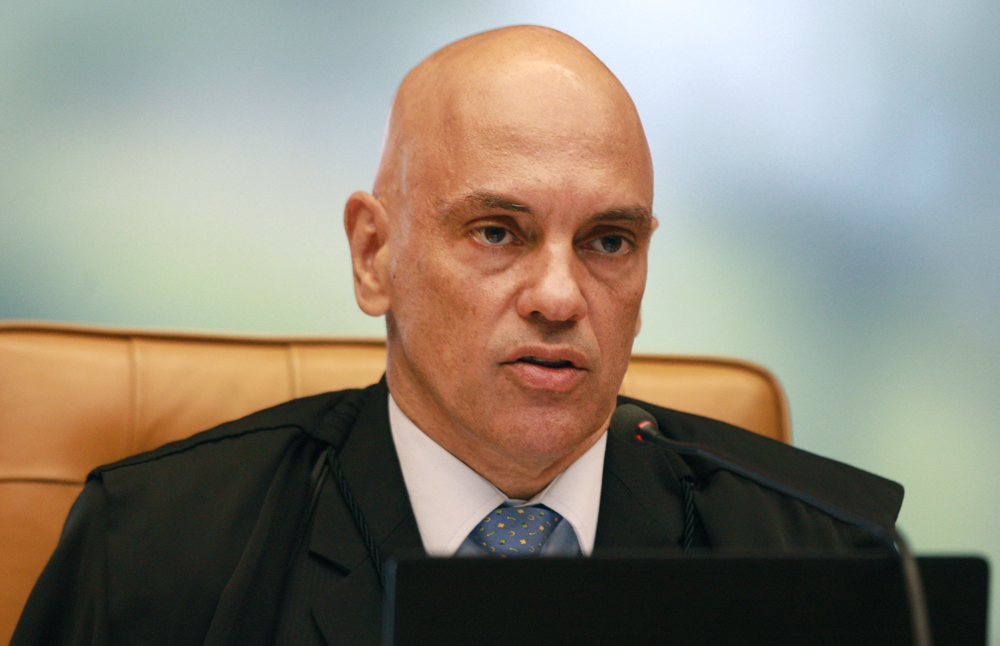 Alexandre de Moraes manda abrir investigação sobre Ibaneis e Anderson Torres