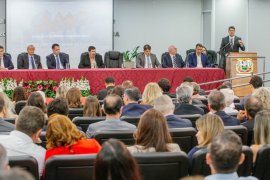 Alisson Alencar destaca diálogo e cooperação institucional na posse da AMMP