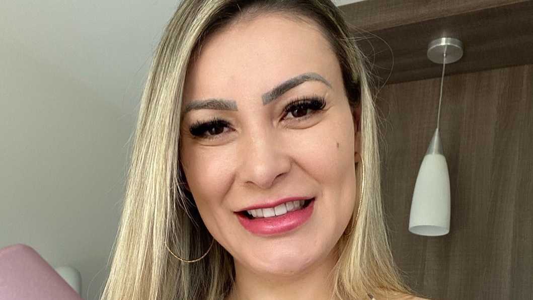 Andressa Urach revela que primeira relação sexual foi com o irmão