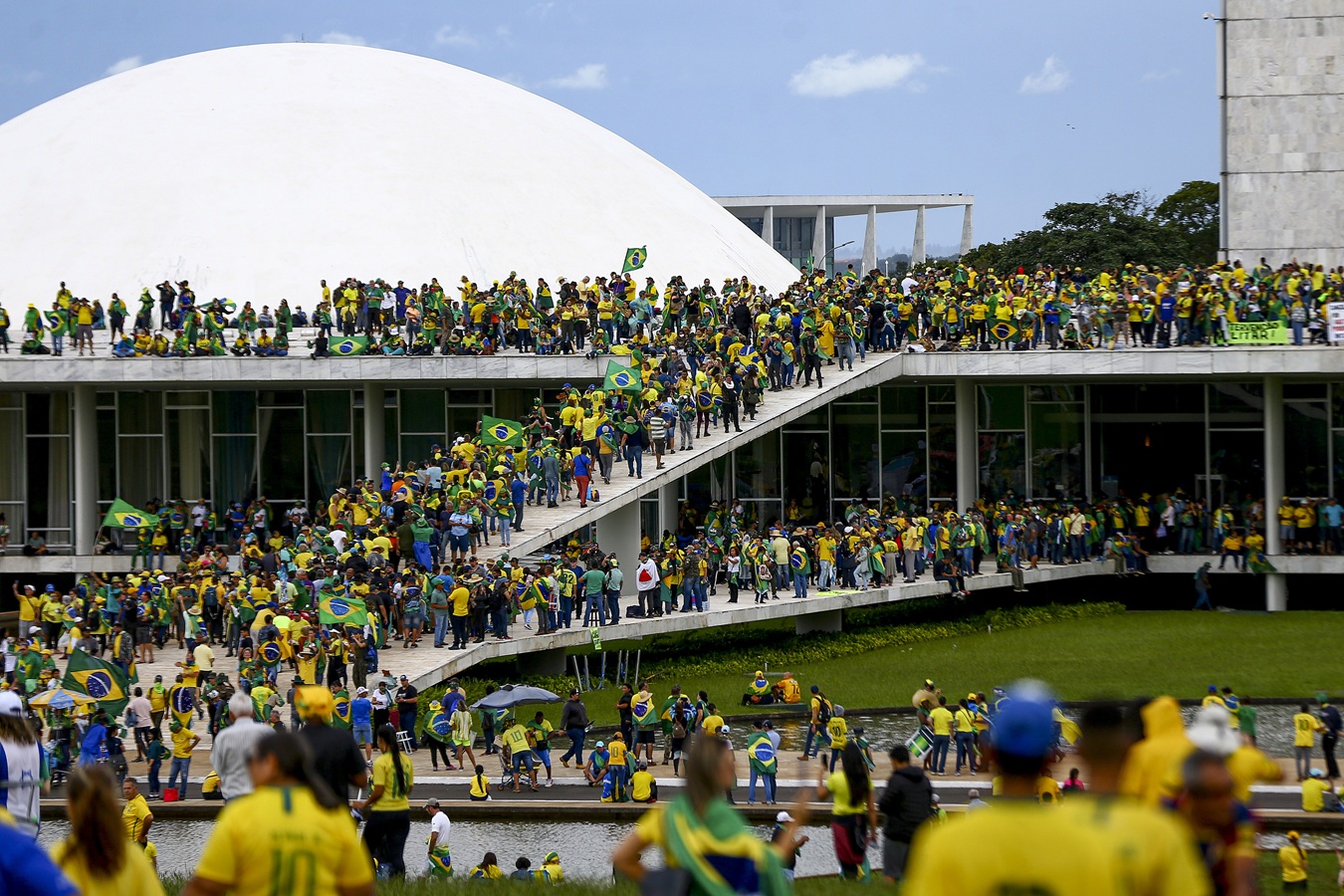 Anistia "light": entenda proposta que exclui Bolsonaro de perdão por 8/1