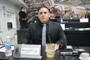 Após conclusão de laudo, Câmara pode convocar sessão extra para votar afastamento de Paccola