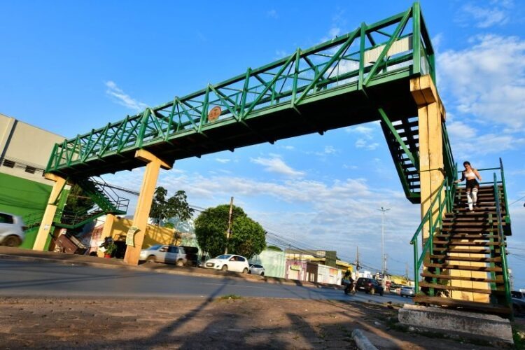 Após denúncia no RBMT  , passarela será  revitalizada pela prefeitura