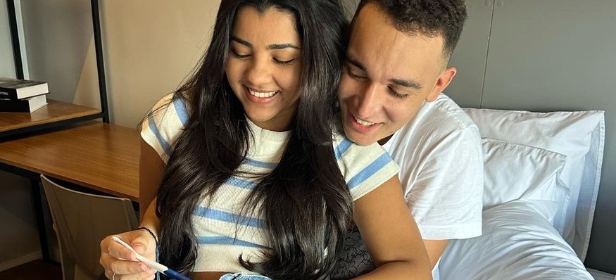 Ary Mirelle compartilhou com os seguidores, pela primeira vez o tamanho da barriguinha