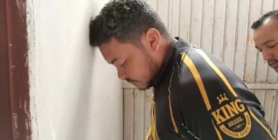Assassino que executou 7 pessoas se entrega e diz que não queria matar menina; veja o momento da prisão