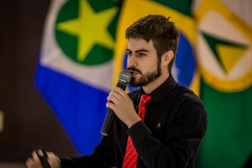 Assessor de Mauro, jornalista assume secretária-adjunta de Comunicação