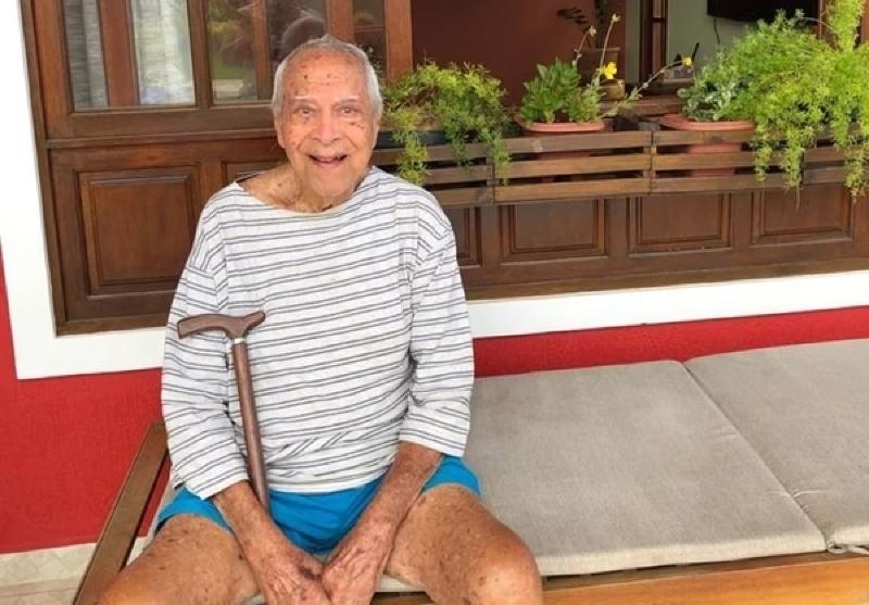 Ator Iran Lima, "Seu Candinho da Escolinha do Professor Raimundo", morre aos 88 anos