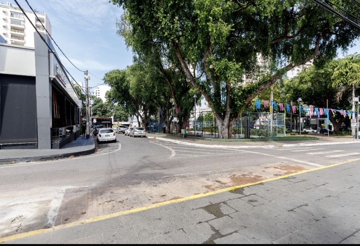 Bares são multados e notificados por poluição sonora e mesas em calçada