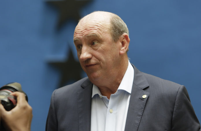 Barroso nega recurso e mantém Neri fora da eleição ao Senado