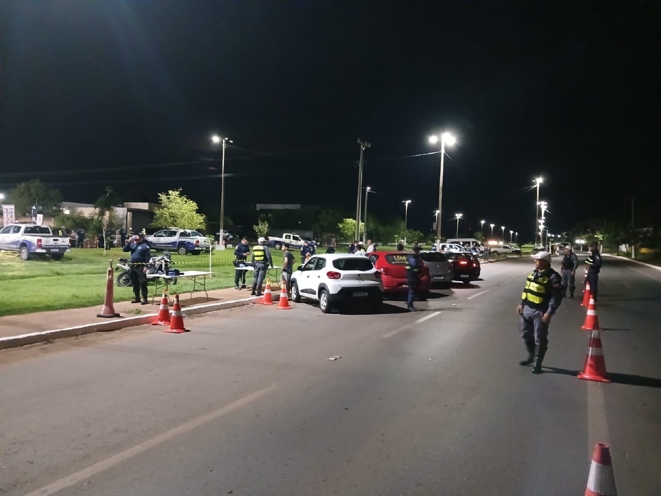 Blitz prende sete motoristas alcoolizados e remove 53 veículos em Várzea Grande