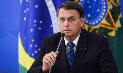 Bolsonaro diz: 'Povo armado jamais será escravizado; comprem suas armas'