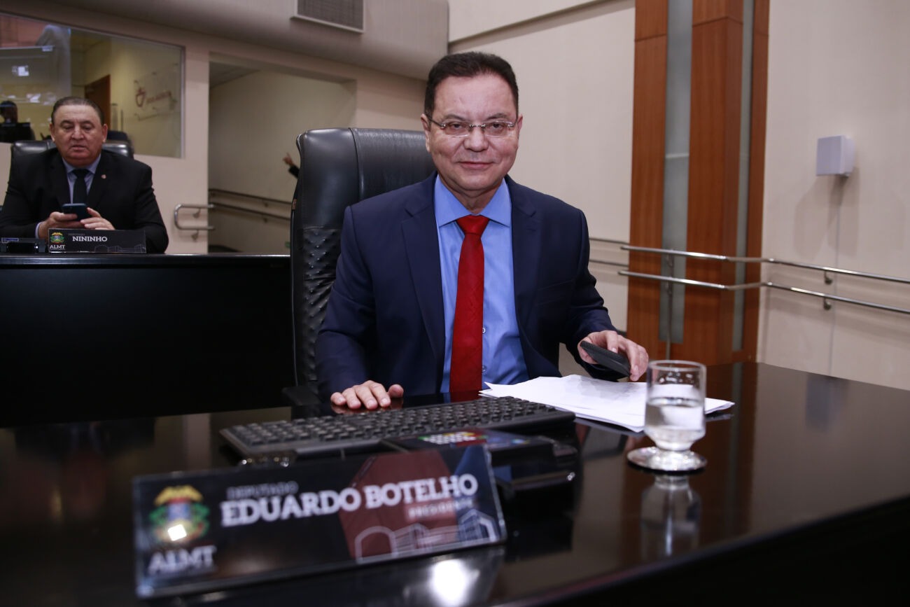 Botelho bate recorde de Riva na presidência da ALMT