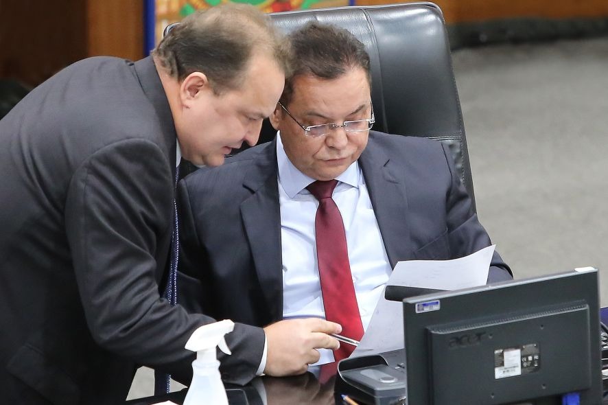 Botelho convida Max para primeira-secretária
