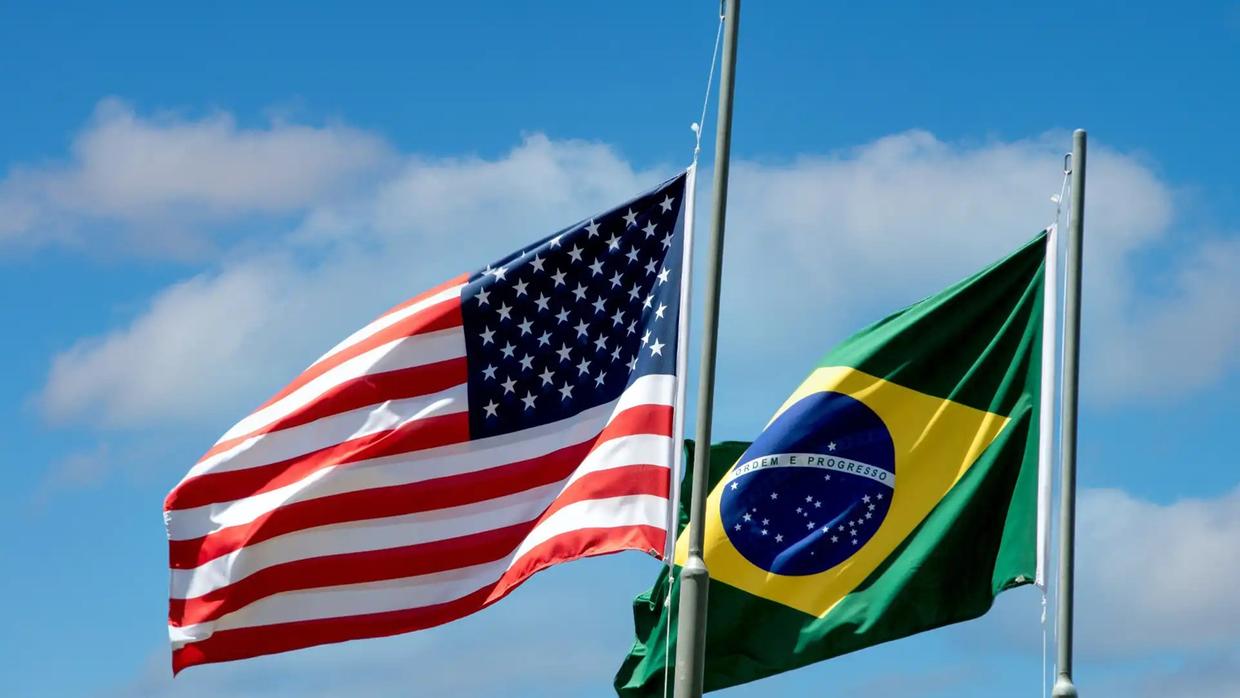 Brasileiros que quiserem estudar nos EUA terão redes sociais monitoradas pelo governo, diz Embaixada