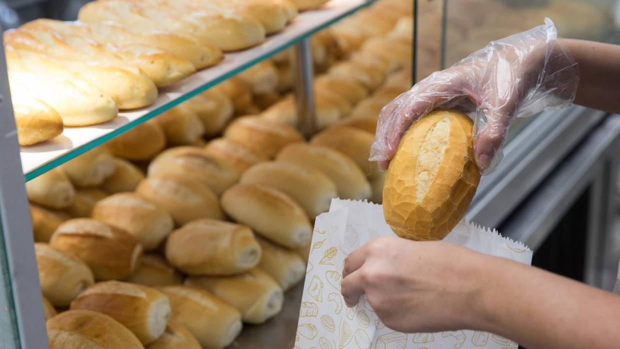 Café fica mais caro e preço do pão deve subir no início de 2025; entenda