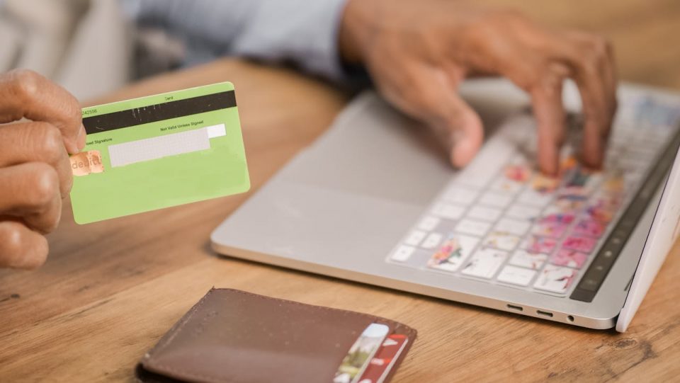 Câmara aprova imposto para compras internacionais de até US$ 50