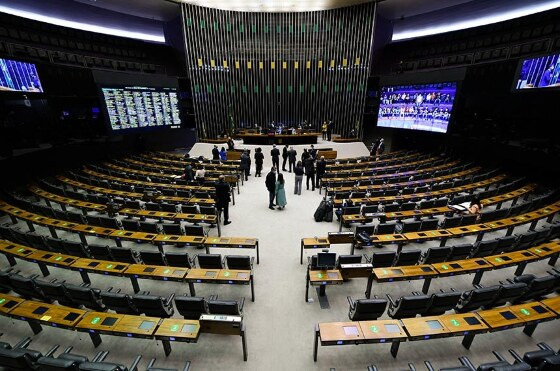 Câmara e Senado elegem presidentes nesta quarta; veja quem disputa