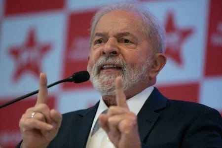 Campanha de Lula sugere alternar discursos com entrevistas e debates