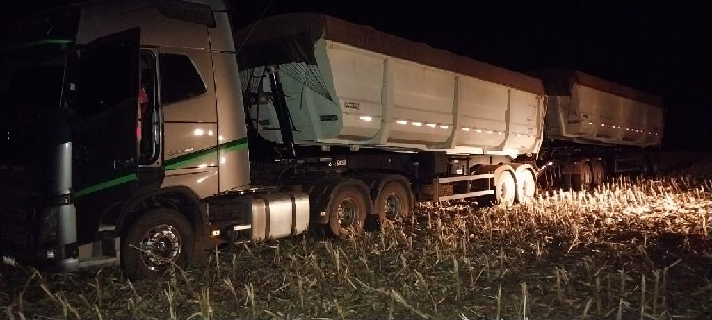 Carreta carregada de soja é recuperada pela PM em MT