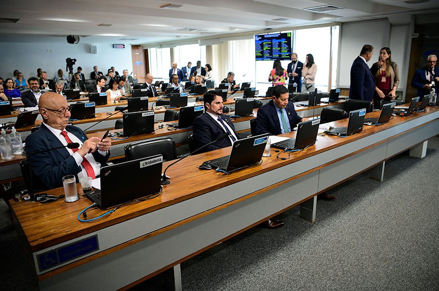 CCJ aprova PEC que limita decisões monocráticas e pedidos de vista no Judiciário