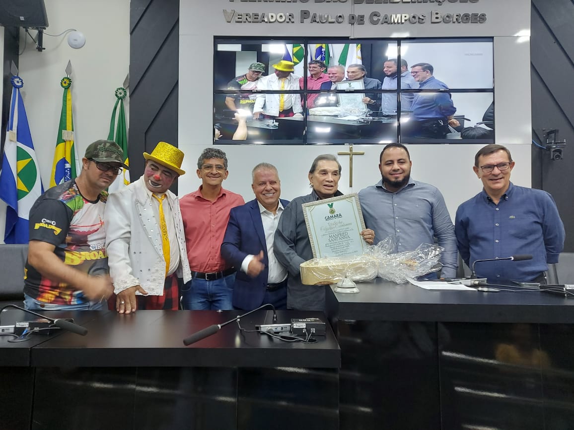 Chico 2000 concede o Título de Cidadão Cuiabano ao humorista Dedé Santana