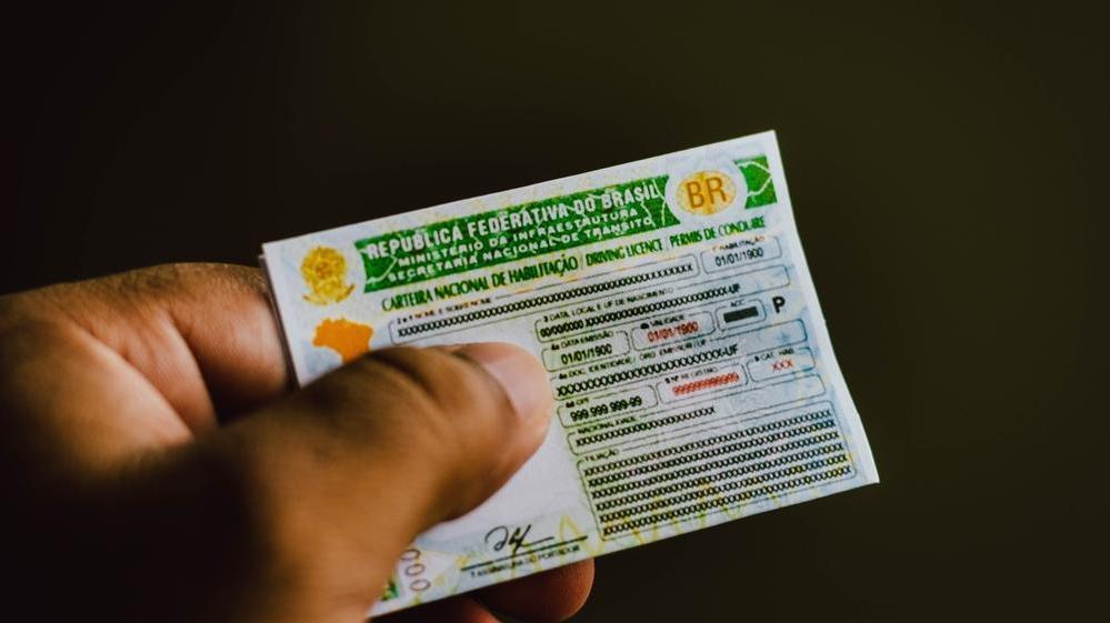 CNH sem autoescola: entenda proposta que promete baratear em até 80% a carteira de motorista