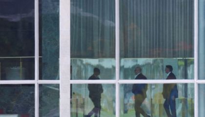 Comandantes das Forças Armadas cobram ação de Bolsonaro para conter atos em frente a quartéis