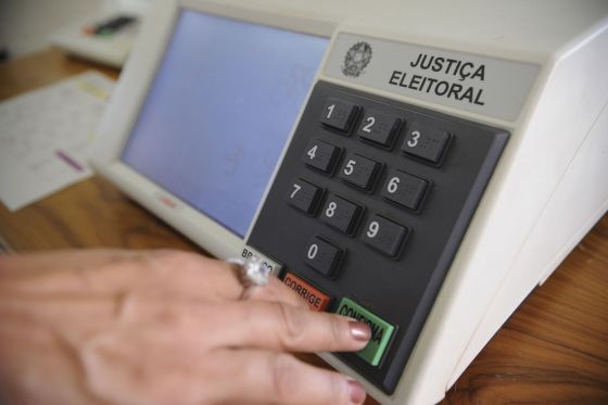 Coronel que divulga fake news sobre urnas é excluído pelo TSE de grupo de fiscalização