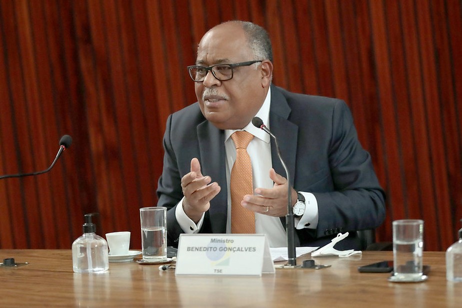 Corregedor do TSE dá três dias para ministro da Justiça e presidente do Cade se explicarem sobre investigação a institutos de pesquisa