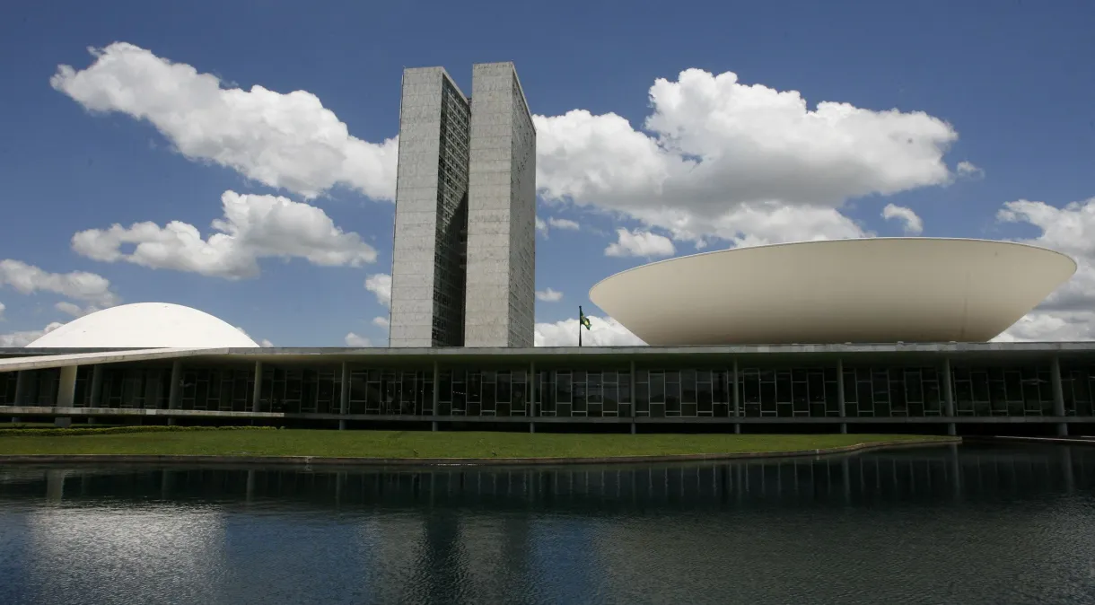 De volta à pauta de debate, fim da reeleição já foi proposto 57 vezes no Congresso