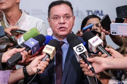 Deputado Eduardo Botelho rebate críticas e destaca trabalho em bairros de Cuiabá