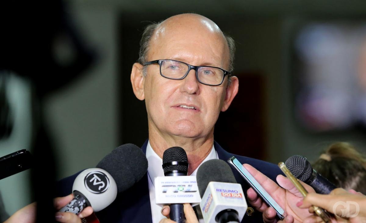 Deputado rebate Emanuel Pinheiro e  chama de deselegante