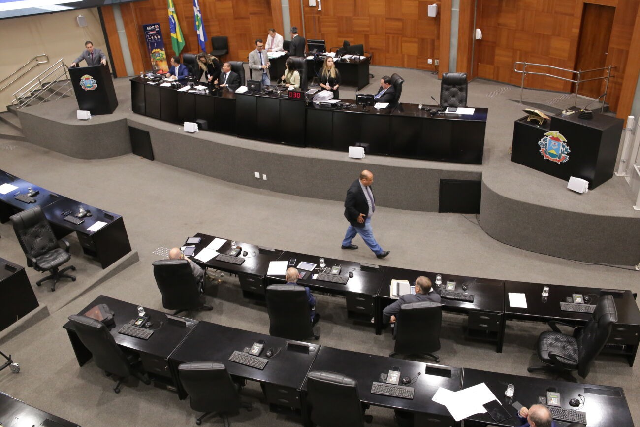 Deputados usam a Tribuna para criticar fala de Wilson Santos