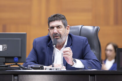 Dr. João ultrapassa marca de 100 leis sancionadas