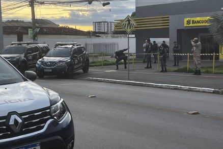 Dupla morre após tenta roubar banco e trocar tiros com PMs
