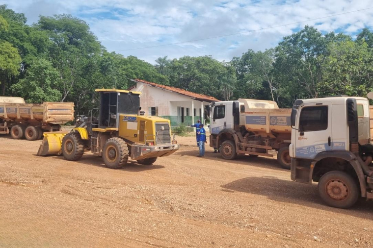 Durante fiscalização, MP encontra caminhões no Morro de Santo Antônio