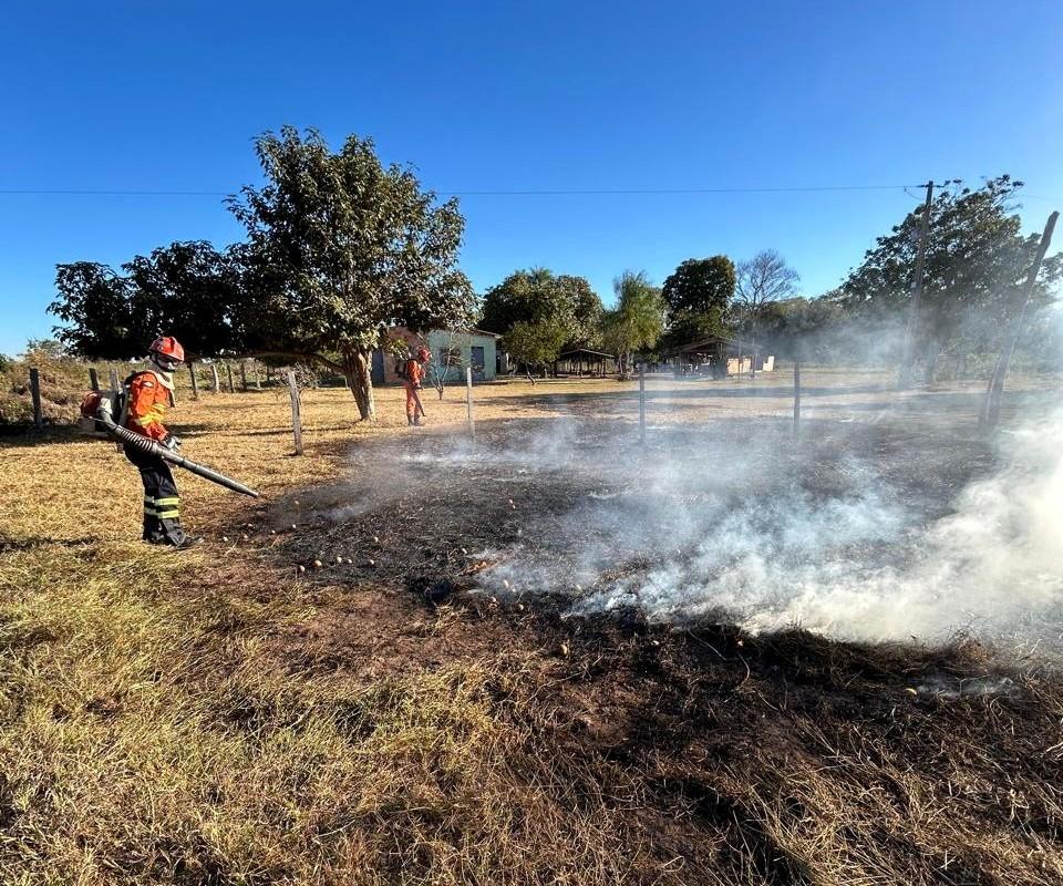 EM 2025 Bombeiros aplicam R$ 25 milhões em multas e fazem 5 prisões por uso irregular do fogo