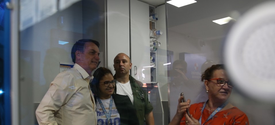 Em bolão com assessores, Bolsonaro ganha na Mega-Sena