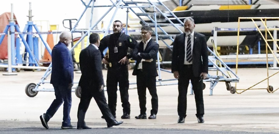 Em Brasília Lula vai articular  a PEC da Transição e definição de futura equipe