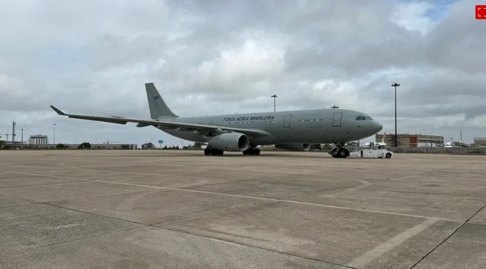 Em meio a bombardeios, voo para Beirute é atrasado por questão de segurança