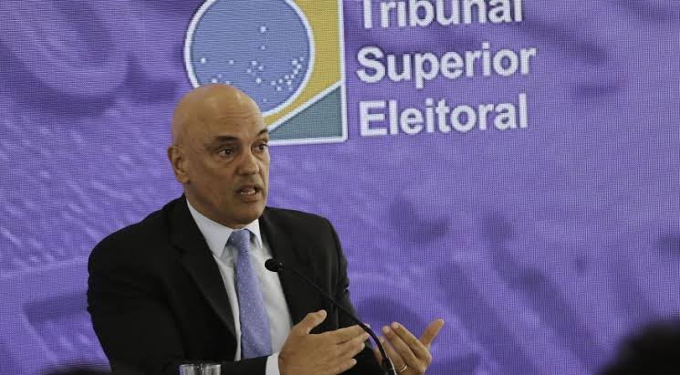 Em pronunciamento, Moraes incentiva eleitores a irem às urnas neste domingo