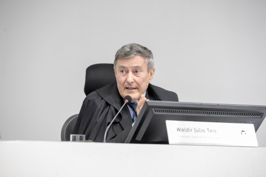 Em resposta à consulta, TCE-MT esclarece que remoção e guarda de veículos não são serviços essenciais