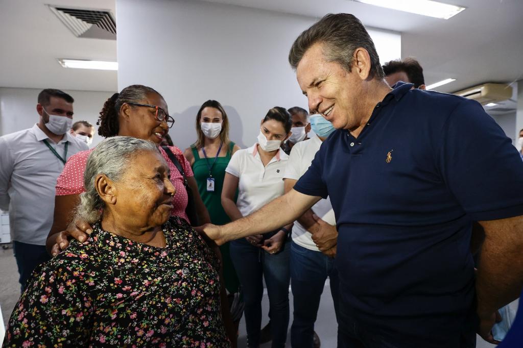 Em vista ao antigo PS,  governador recebe agradecimentos  por retomada das cirurgias