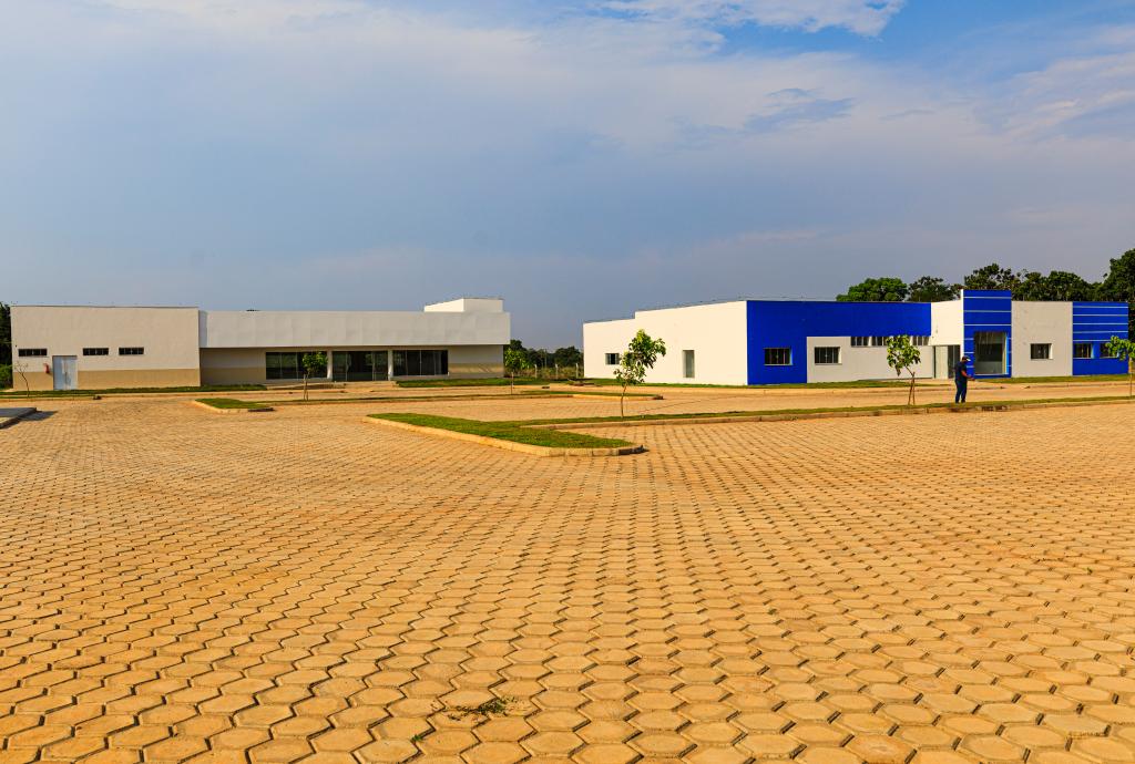 Estado já executou 90% das obras da 1ª etapa da ZPE  de  Cáceres
