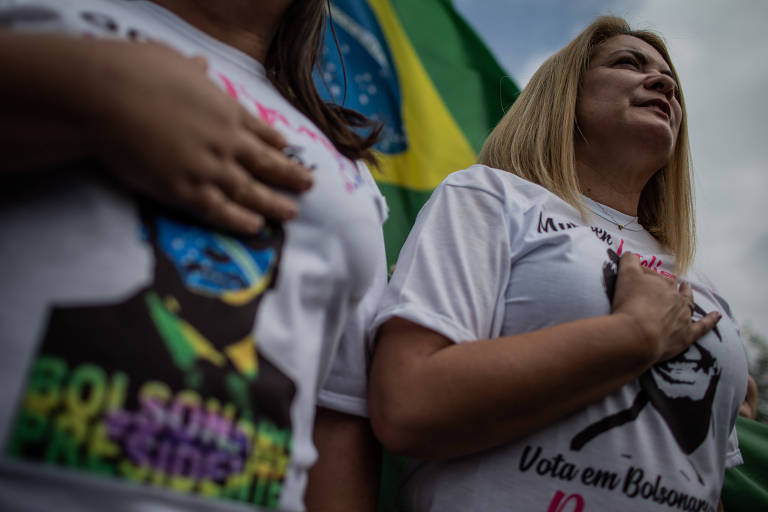 Ex-mulher de Bolsonaro critica urna, mas admite não ter prova; Assista