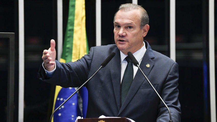 Fagundes é o único senador de MT a votar contra reorganização de ministérios de Lula