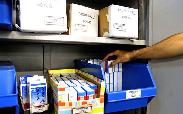 Farmácia de alto custo, atendeu 11 mil pacientes e entregou 42.802 medicamentos, em 4 meses
