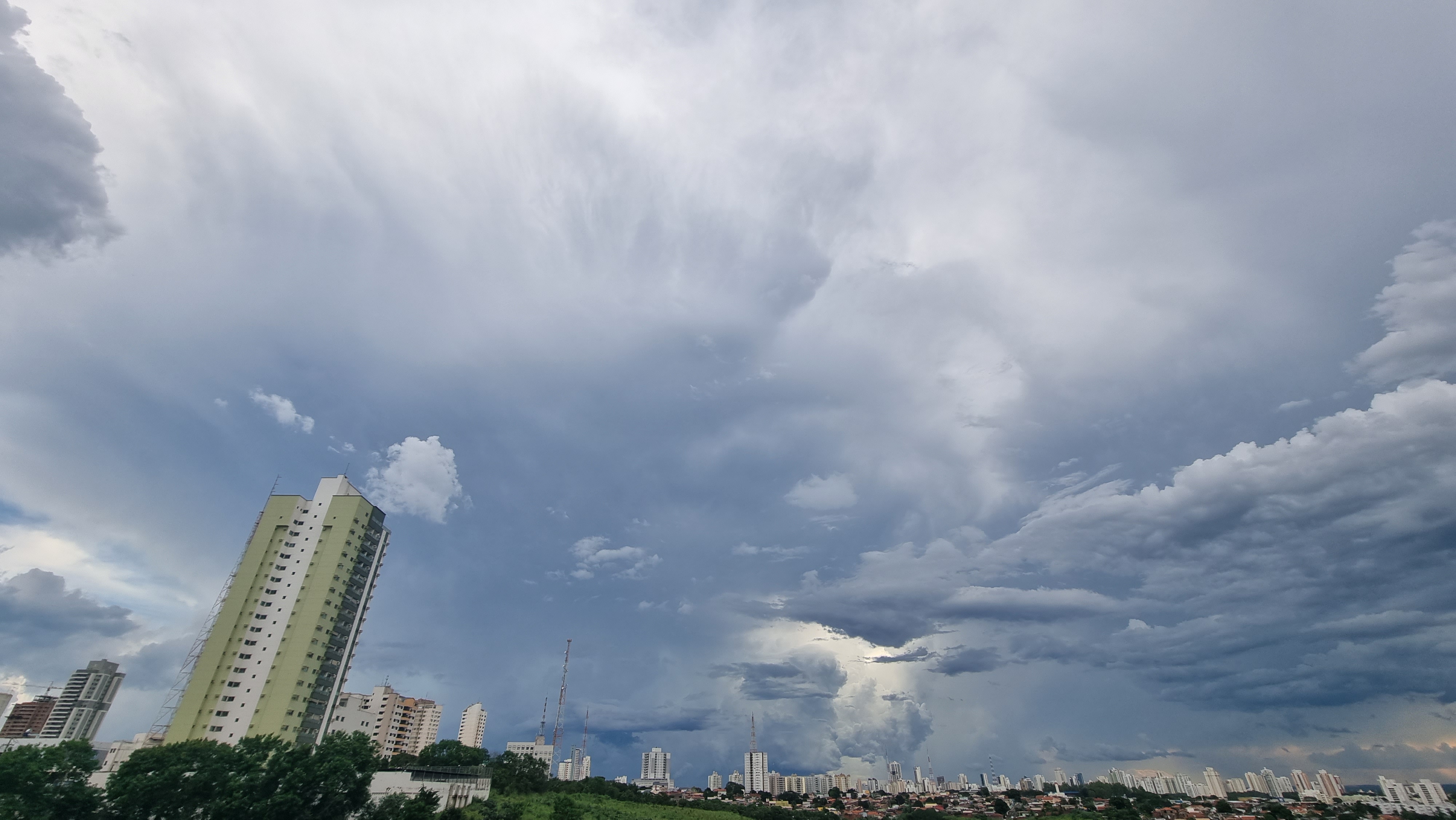 Fim de semana será de muita chuva na capital